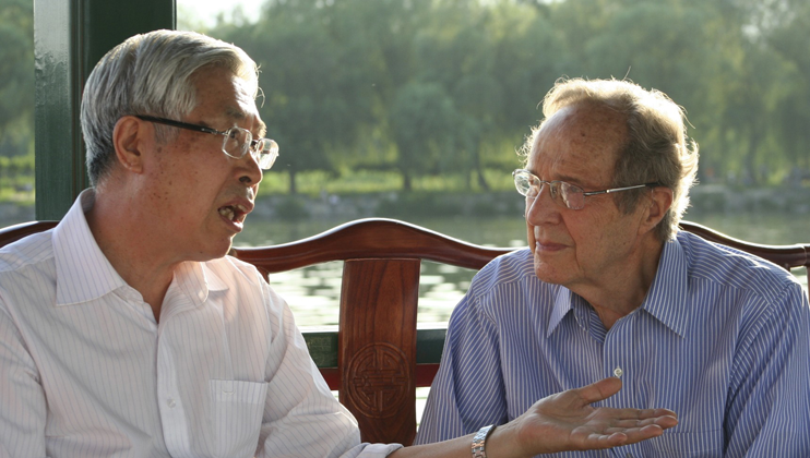 2011-Amb-wang-Yingfan-and-Bill-Perry_web