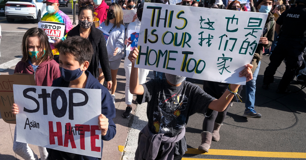 Should Chinese nationals be permitted to purchase property in the United States?